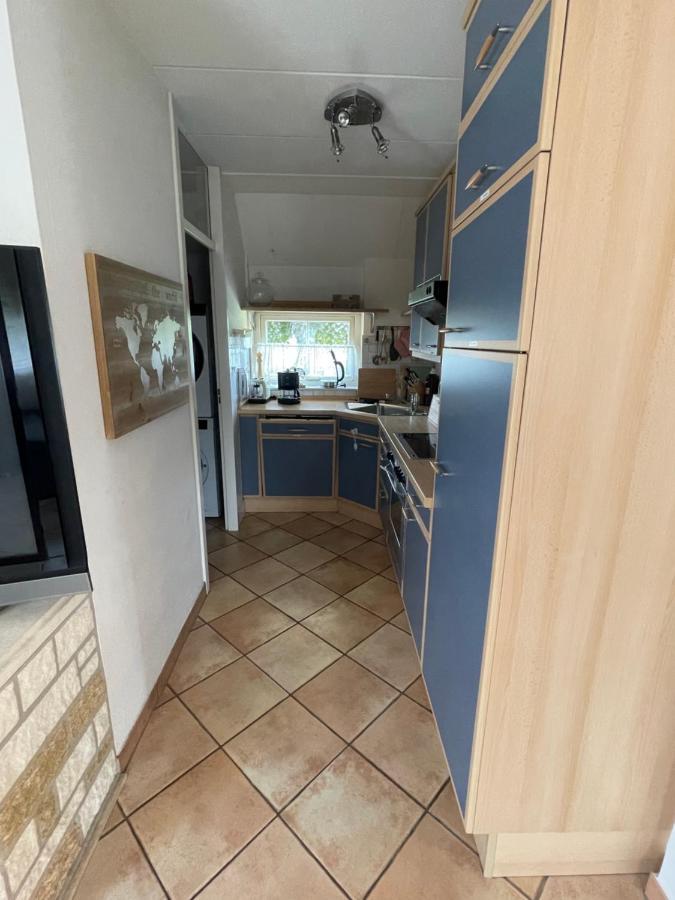 Freistehendes Ferienhaus Am See Naehe Roermond Heel Bagian luar foto