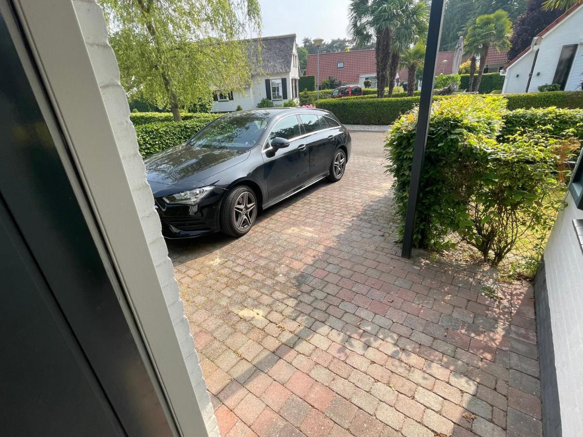 Freistehendes Ferienhaus Am See Naehe Roermond Heel Bagian luar foto