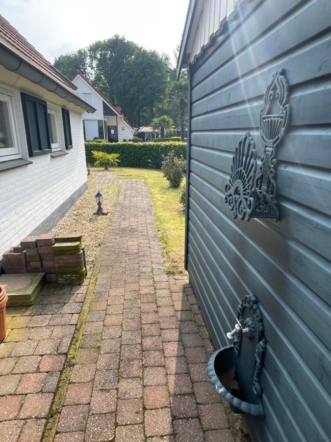 Freistehendes Ferienhaus Am See Naehe Roermond Heel Bagian luar foto