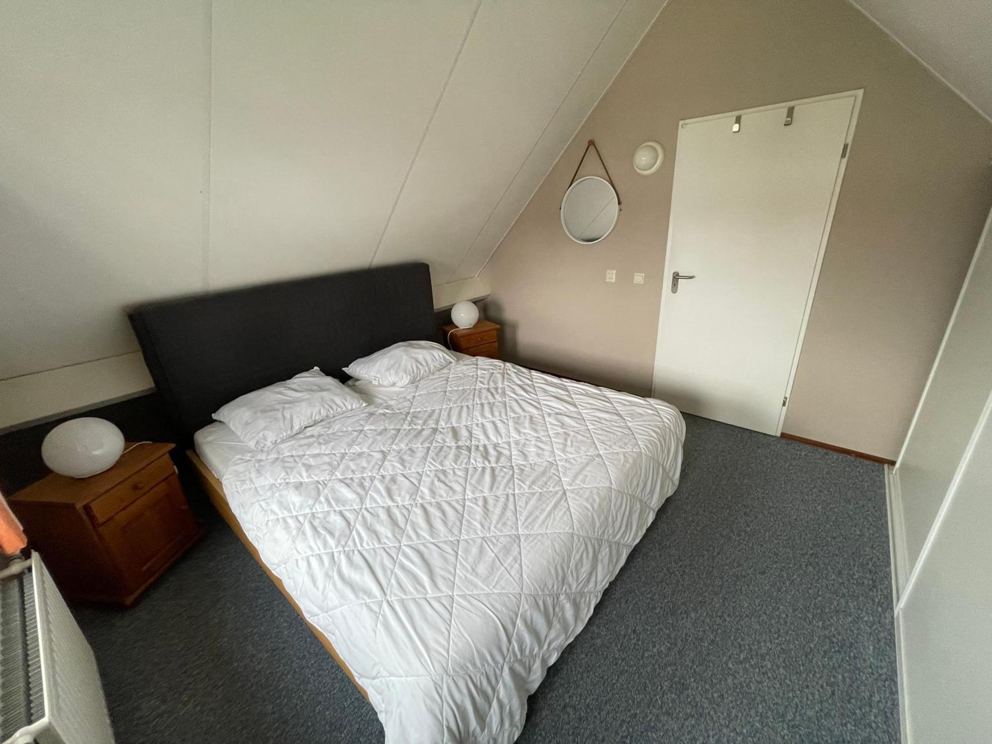 Freistehendes Ferienhaus Am See Naehe Roermond Heel Bagian luar foto